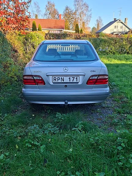 Mercedes-Benz E270 2000 photo 4