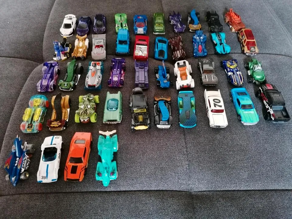 Hot Wheels Autos 44 St.