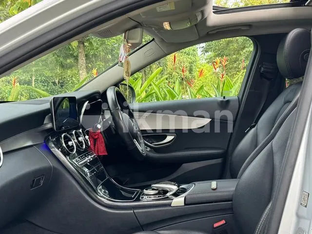 Mercedes-Benz C200 2021 photo 4