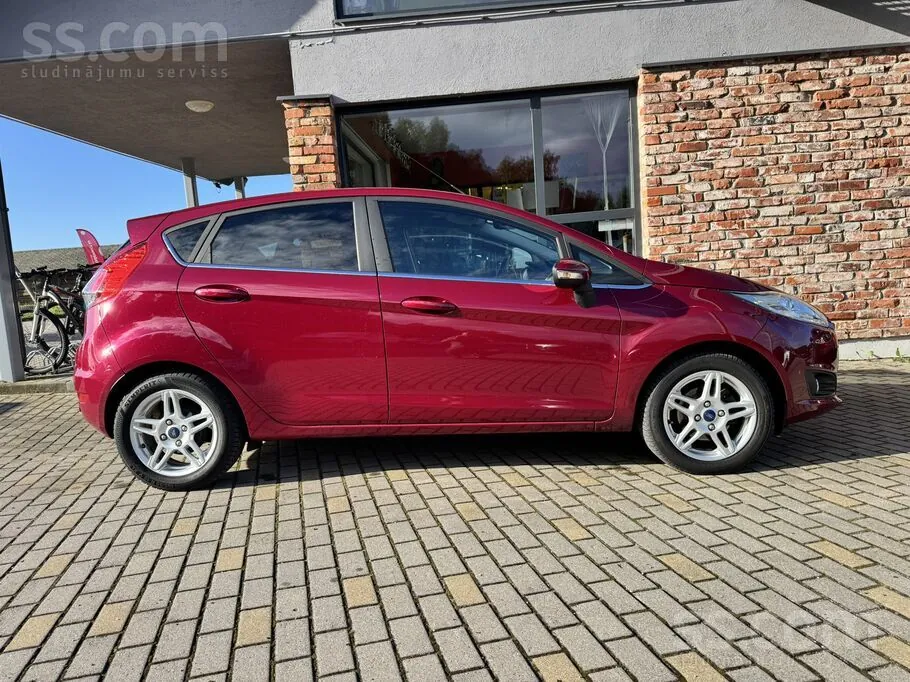 Ford Fiesta 2014 photo 2