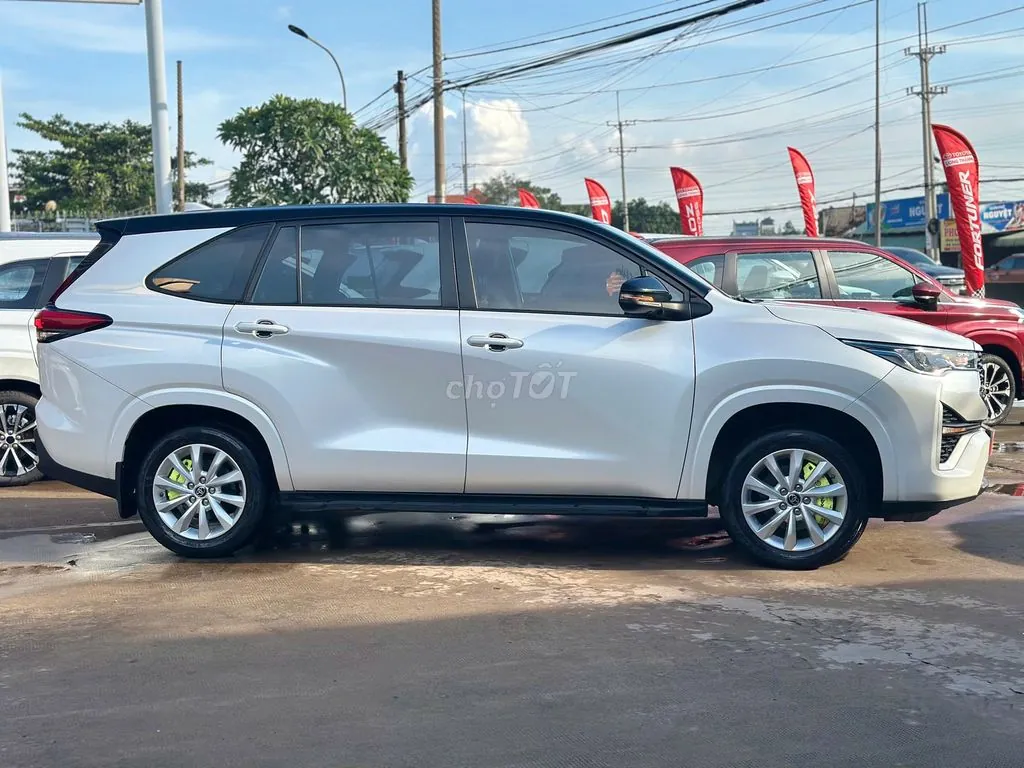 Toyota Innova Cross 2024 photo 4