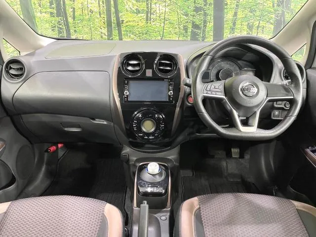 Nissan Note 2017 photo 2