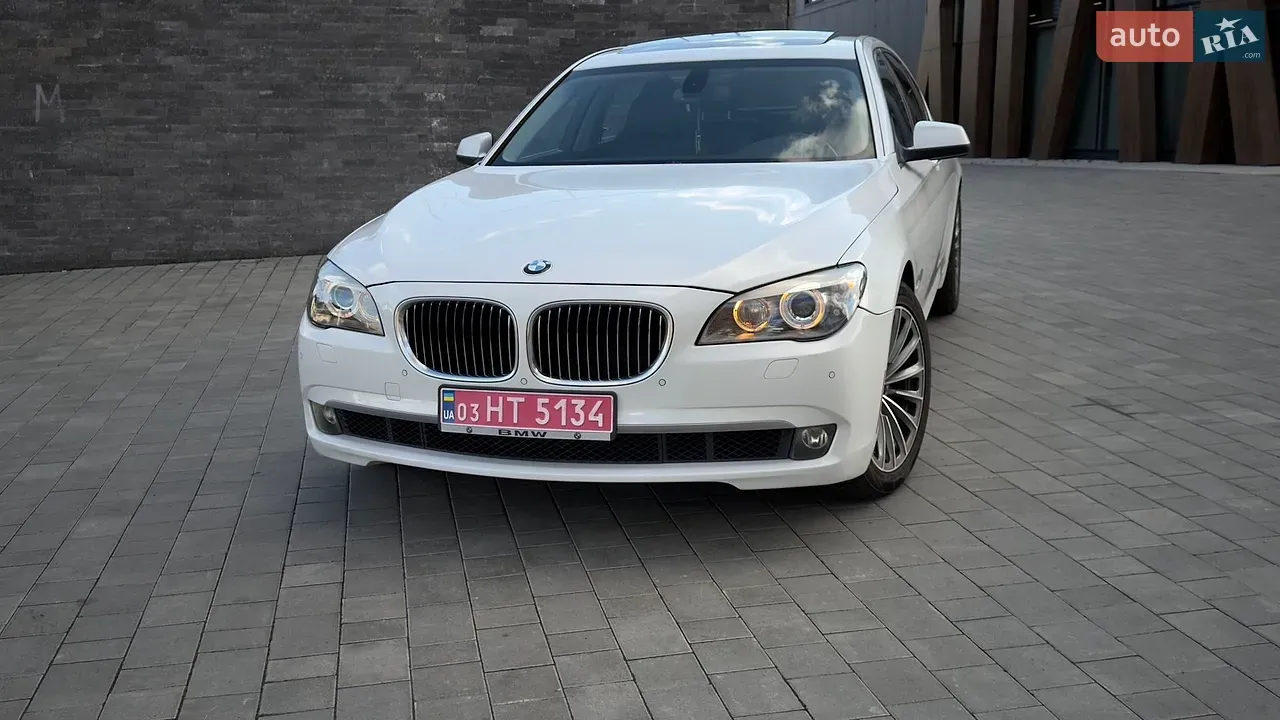 BMW 7 Series 2012 photo 3