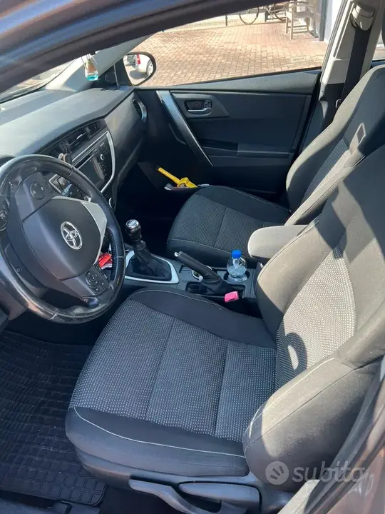 Toyota Auris 2014 photo 4