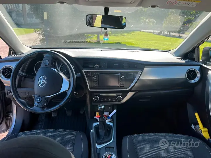 Toyota Auris 2014 photo 5