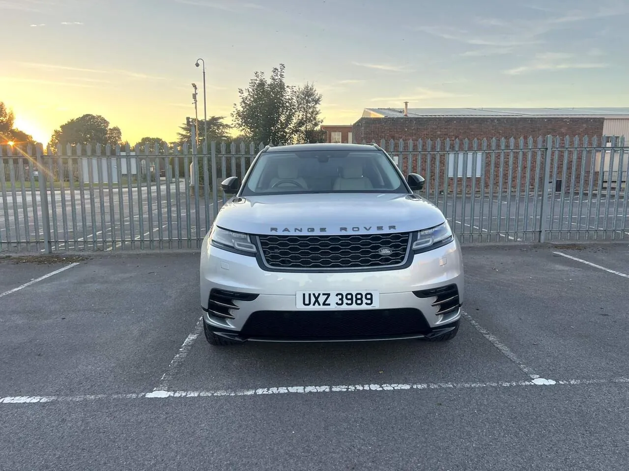 Land Rover Range Rover Velar 2019 photo 3