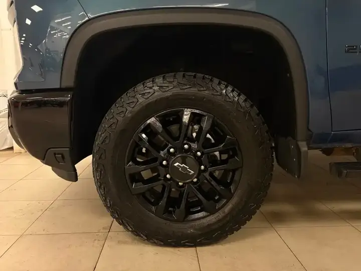 Chevrolet Silverado 2500 2025 photo 3
