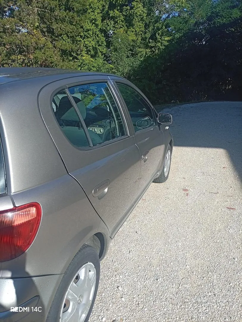 Toyota Yaris 2003 photo 3