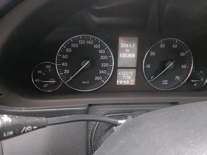 Mercedes-Benz C180