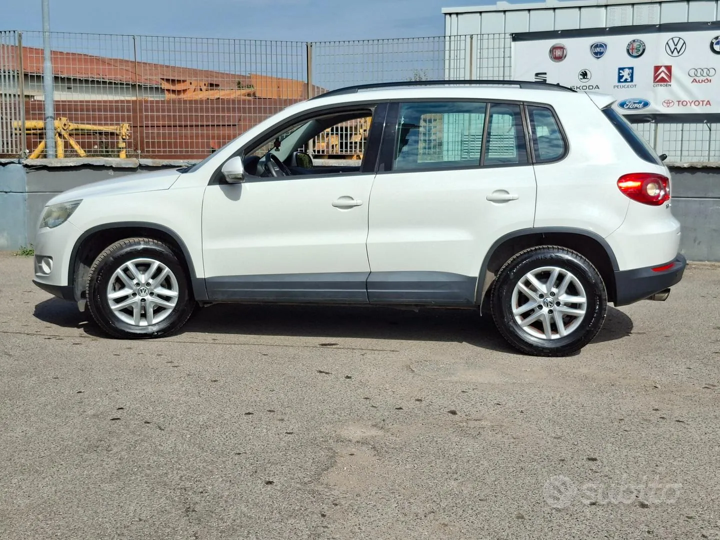 Volkswagen Tiguan 2011 photo 4