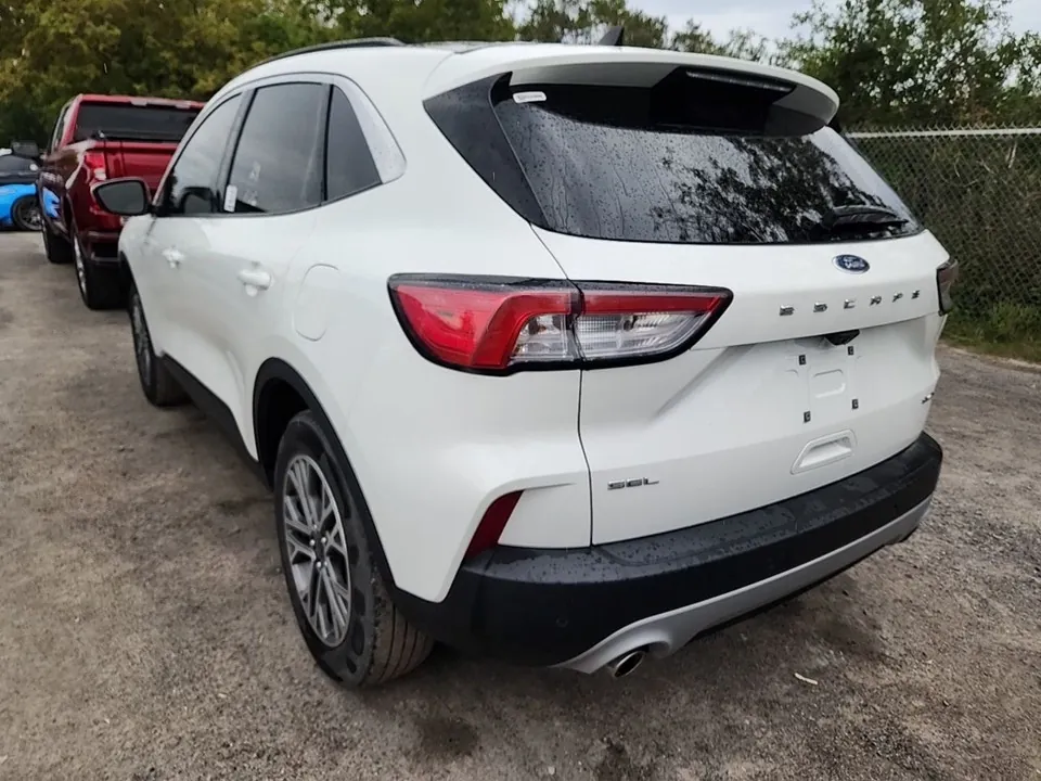 Ford Escape 2021 photo 2