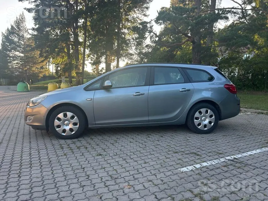 Opel Astra 2012 photo 5
