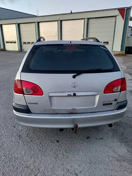 Toyota Avensis 1999 photo 2