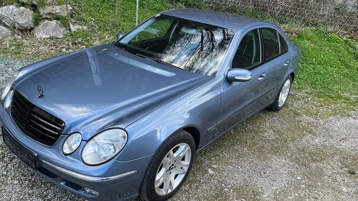 Mercedes-Benz E-Class 2002 photo 2