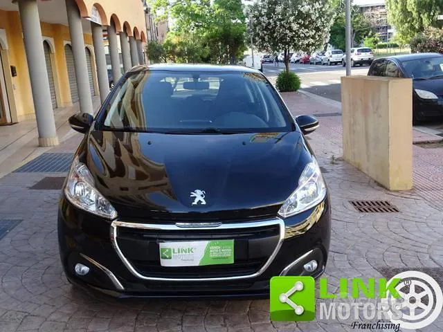 Peugeot 208 2016 photo 2