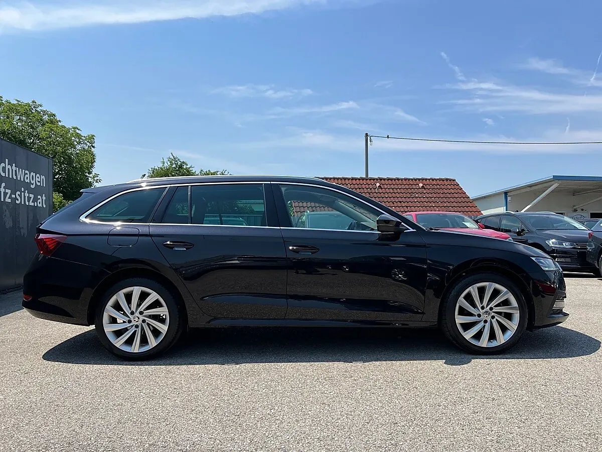 Skoda Octavia 2023 photo 2
