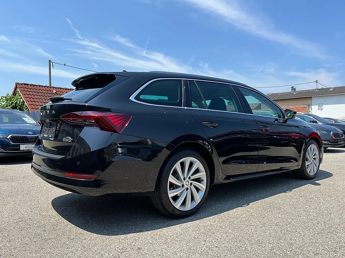 Skoda Octavia 2023 photo 3