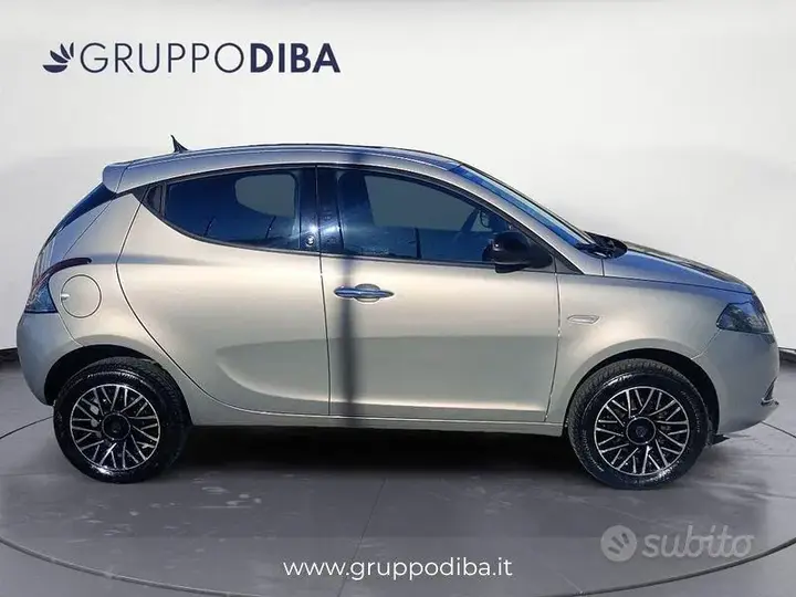Lancia Ypsilon 2015 photo 4
