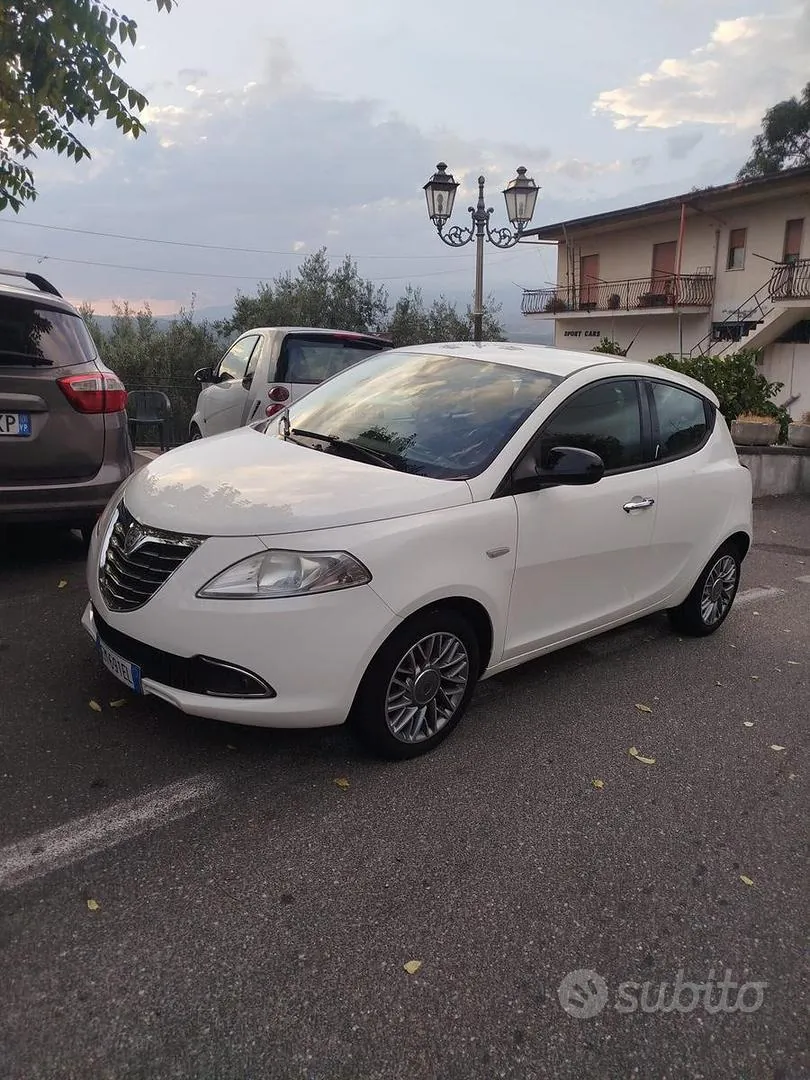 Lancia Ypsilon 2012 photo 3