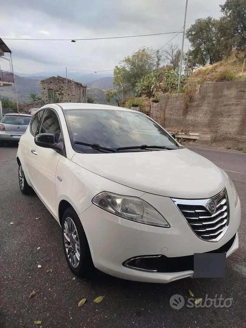 Lancia Ypsilon 2012 photo 4