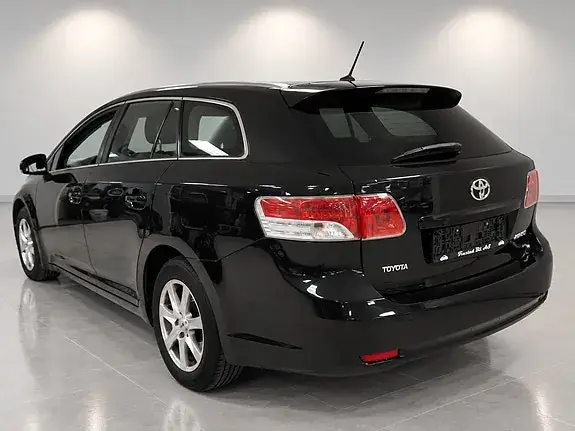 Toyota Avensis 2010 photo 4