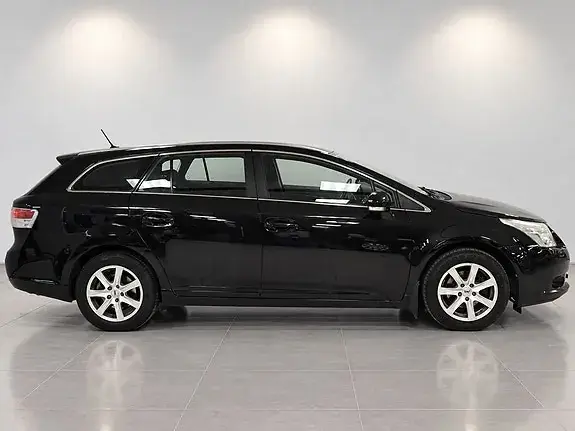 Toyota Avensis 2010 photo 2