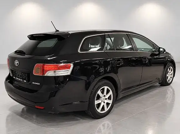 Toyota Avensis 2010 photo 3