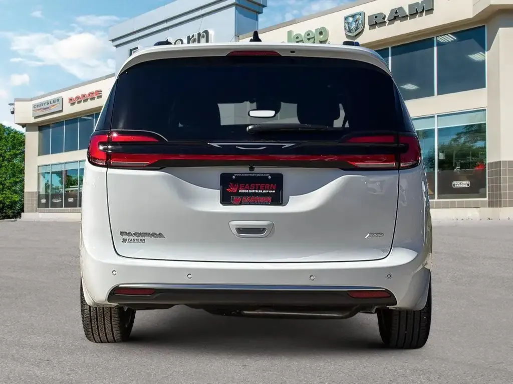 Chrysler Pacifica 2027 photo 4