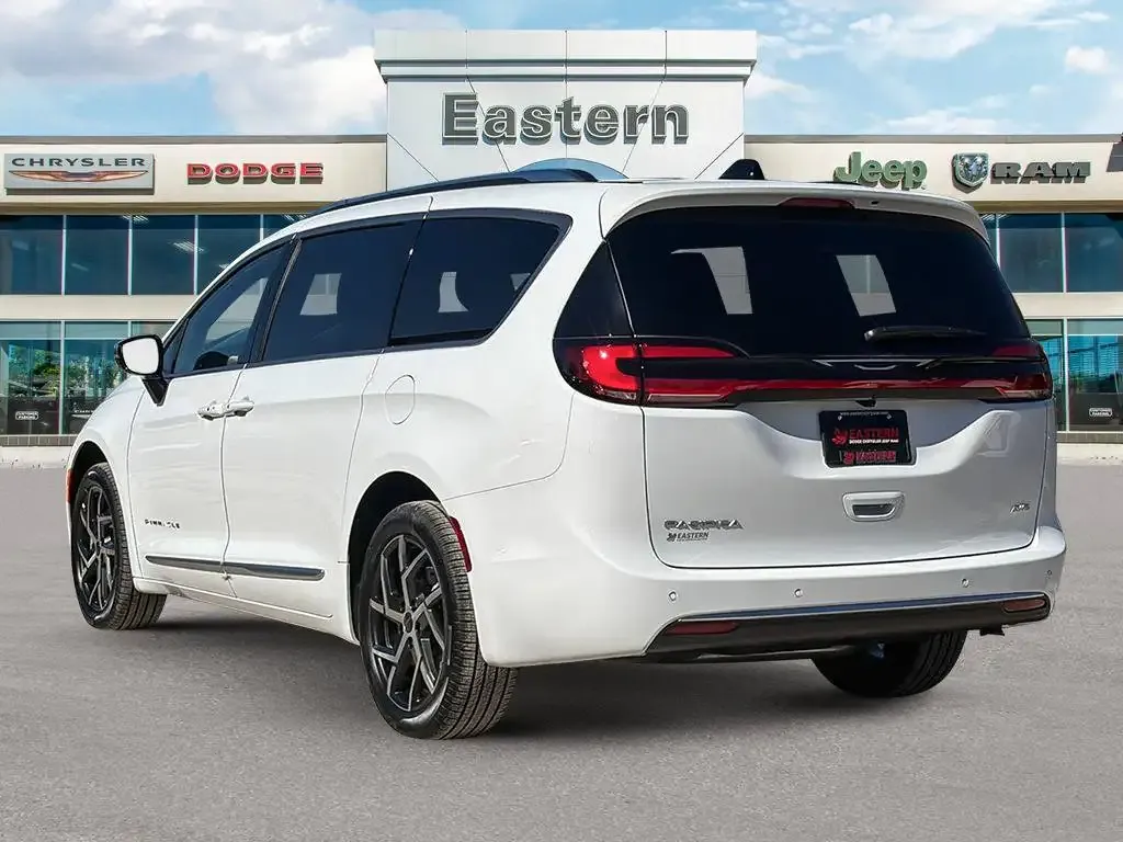 Chrysler Pacifica 2027 photo 3