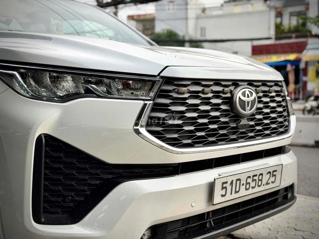 Toyota Innova 2025 photo 4