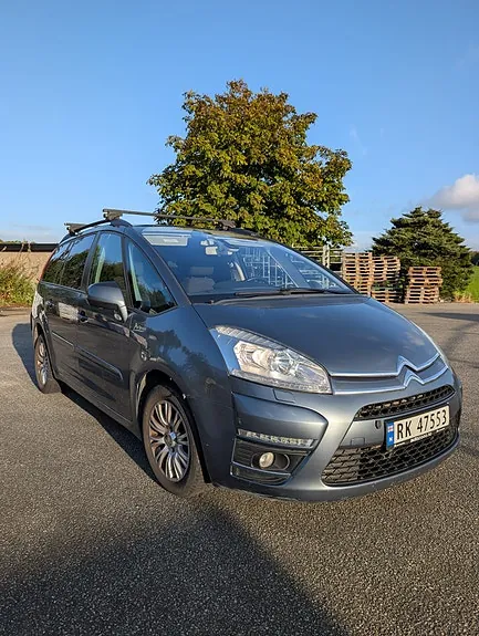 Citroen Grand C4 Picasso 2012 photo 2