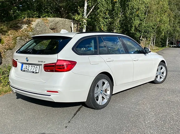 BMW 318D 2016 photo 4