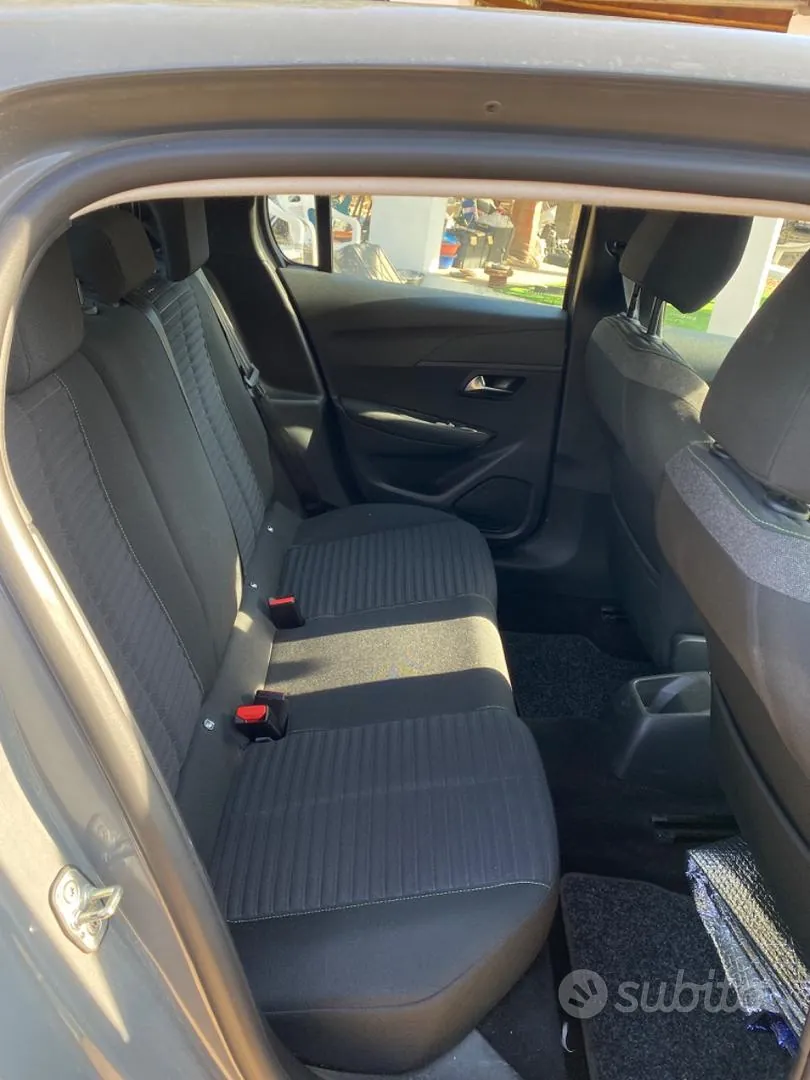 Peugeot 208 2024 photo 5
