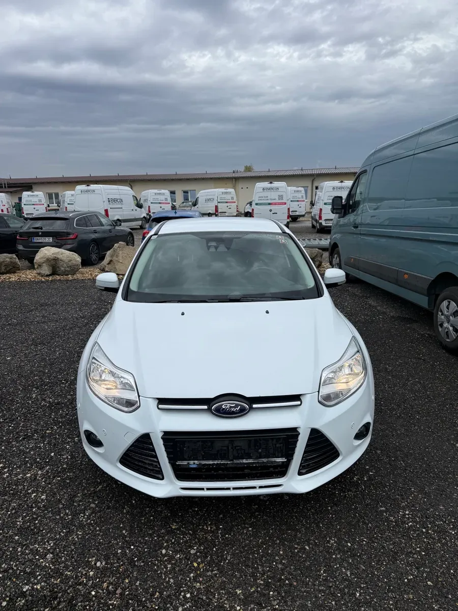 Ford Focus 2013 photo 2