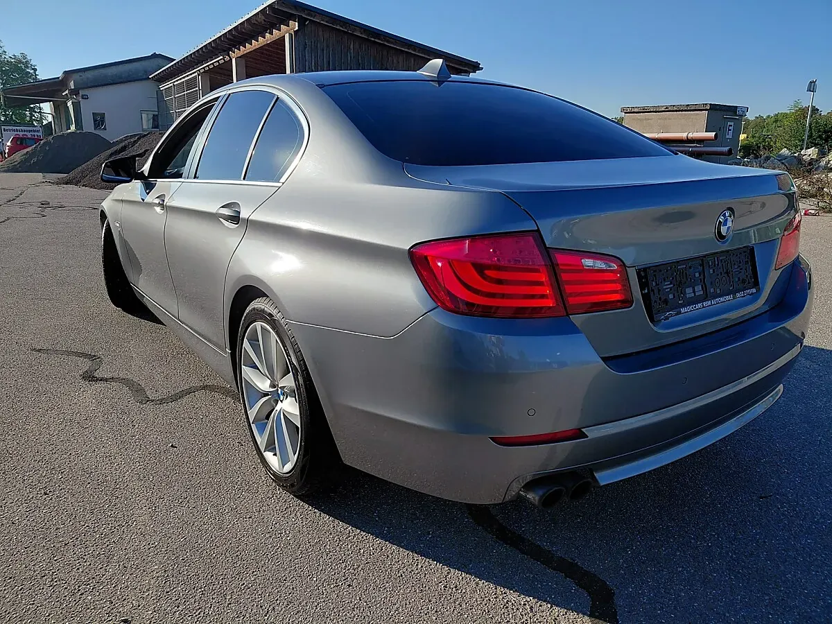 BMW 5 Series 2010 photo 3