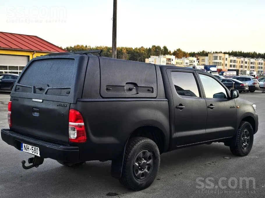 Toyota Hilux 2013 photo 2