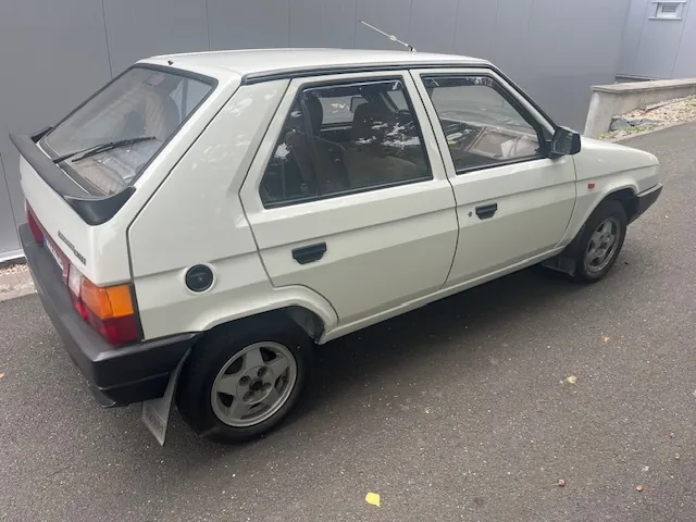 Skoda Favorit 1990 photo 4