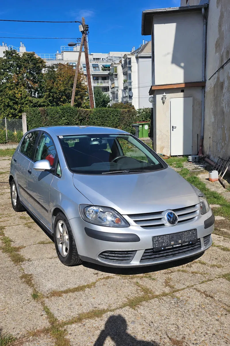 Volkswagen Golf 2005 photo 2