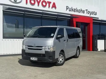 Toyota Hiace 2016 photo 2