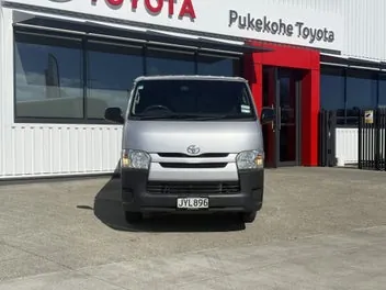 Toyota Hiace 2016 photo 3