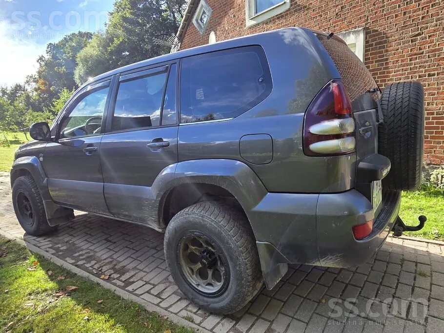 Toyota Land Cruiser 2004 photo 3