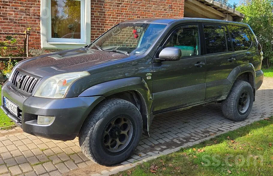 Toyota Land Cruiser 2004 photo 2