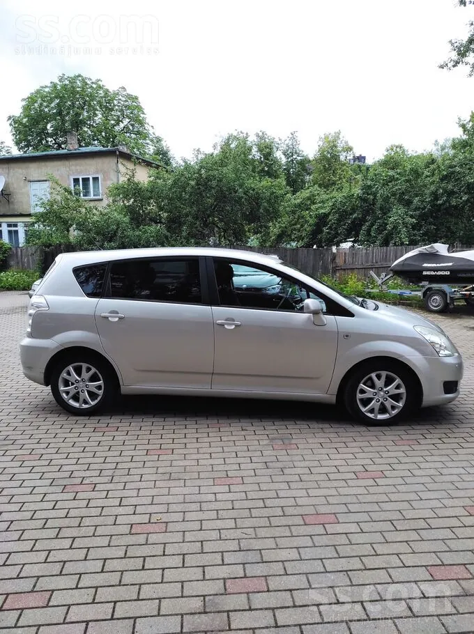 Toyota Corolla Verso 2009 photo 2