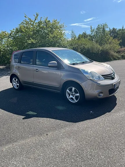 Nissan Note 2009 photo 2