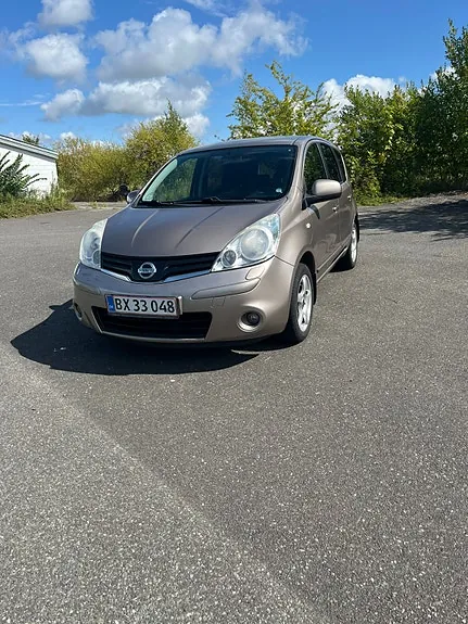 Nissan Note 2009 photo 4