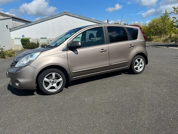 Nissan Note 2009 photo 5