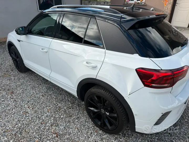 Volkswagen T-Roc 2022 photo 2