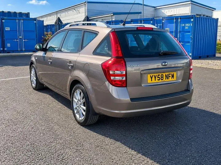 Kia Ceed 2009 photo 4