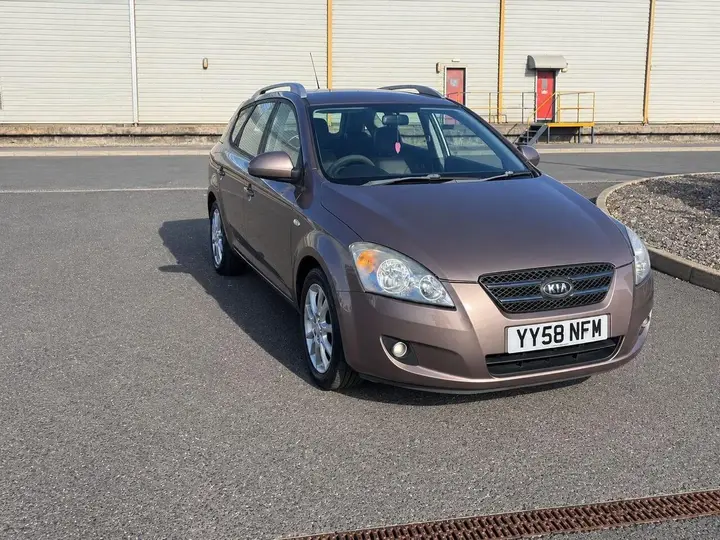 Kia Ceed 2009 photo 2