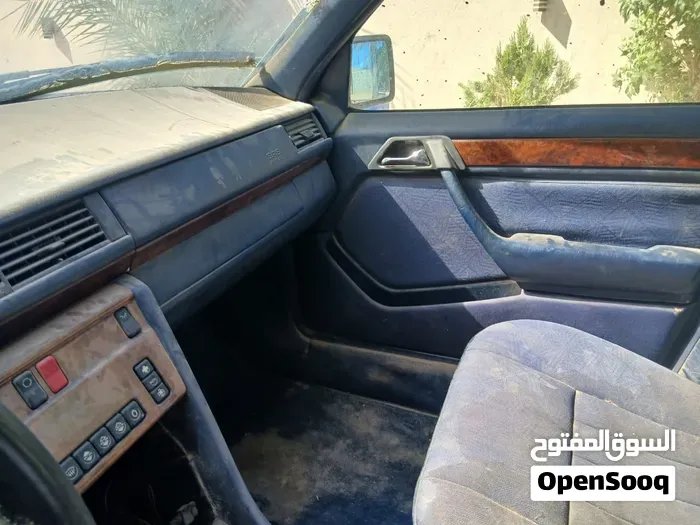 Mercedes-Benz E-Class 1995 photo 3